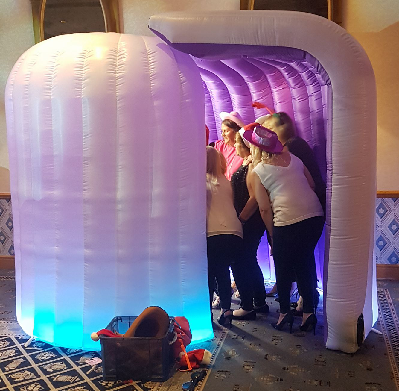 Igloo Booth